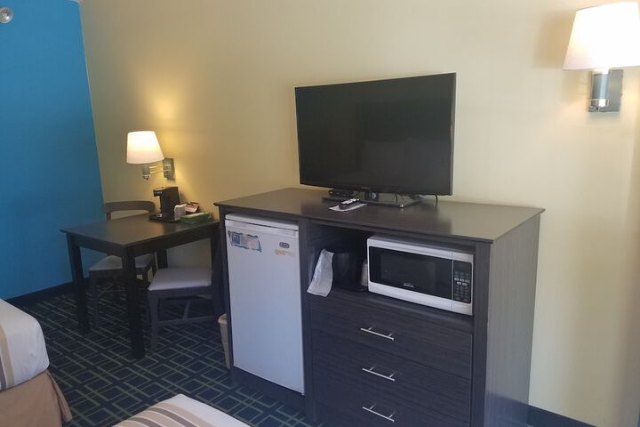 Room 30 of 41