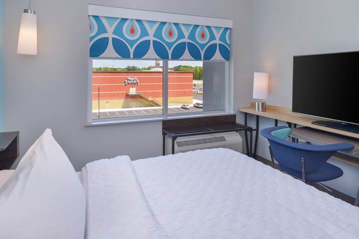 Room 21 of 36