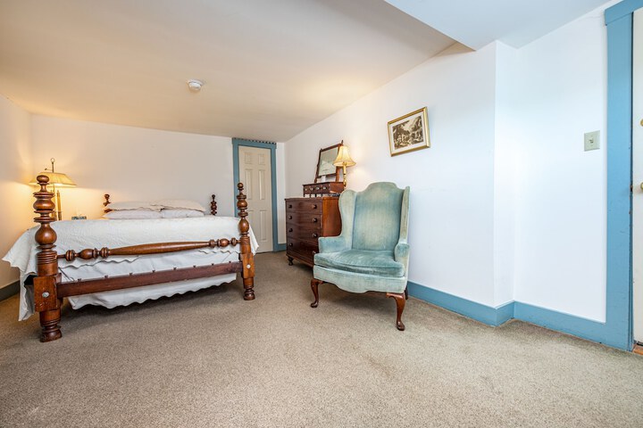 Wayside Inn