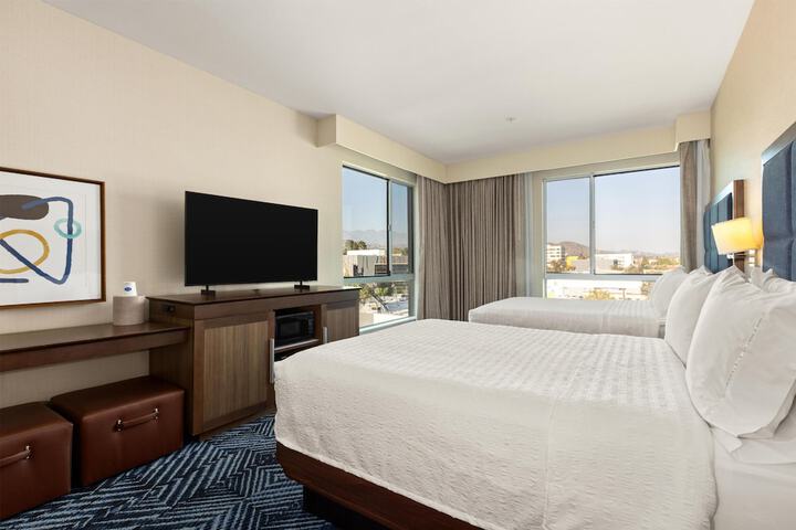 Hampton Inn & Suites Los Angeles - Glendale