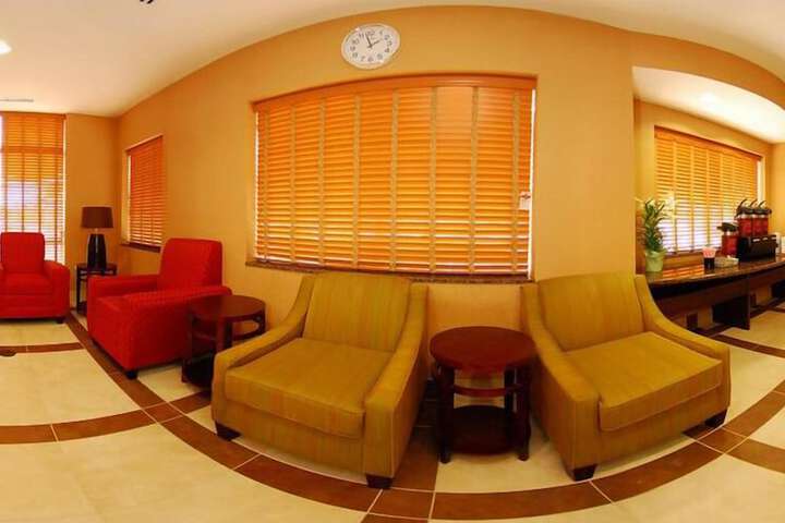 Comfort Suites Flowood - Jackson Airport (must meet transportation requirement)