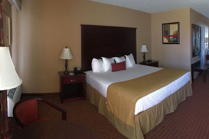Room 32 of 62
