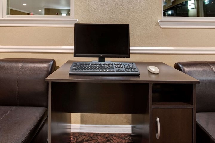 Business Center 13 of 13