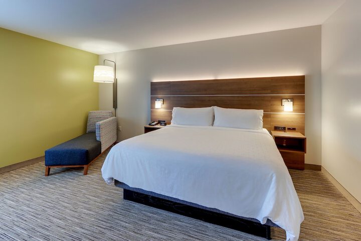 Room 47 of 75