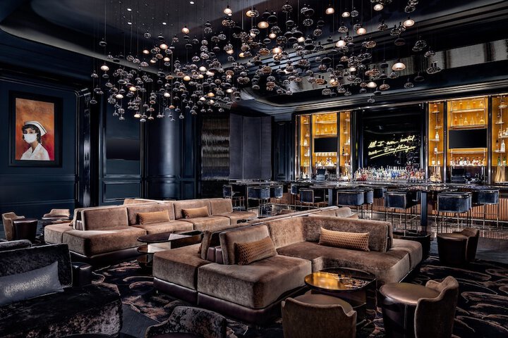 Lounge 97 of 129