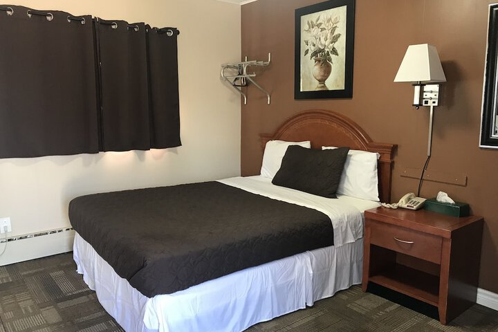 Room 25 of 38