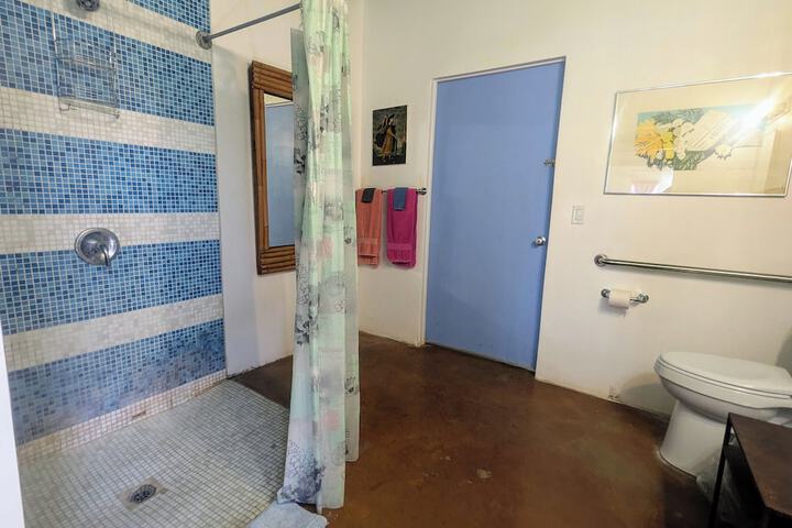 Room 217 of 286