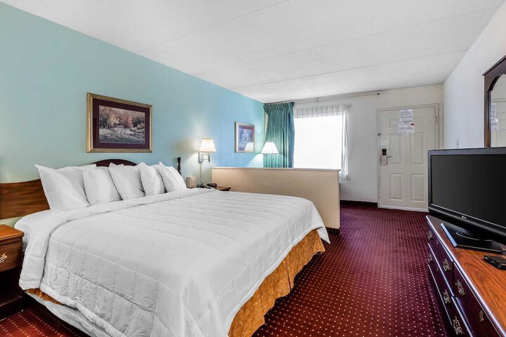 Room 16 of 34