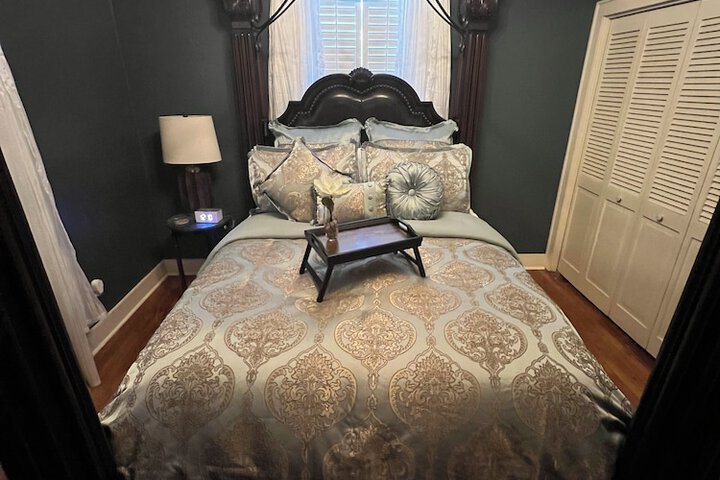 Room 74 of 79
