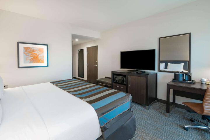 Room 26 of 32