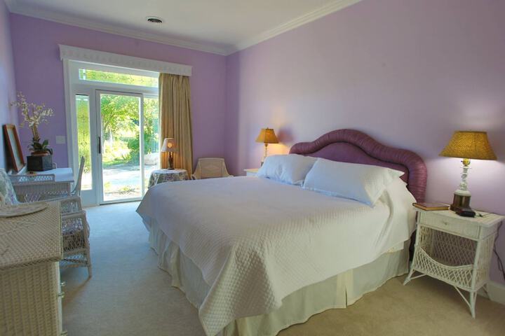 Inntiquity a Country Inn