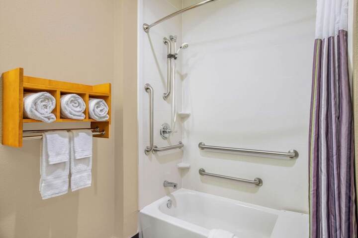 Room 8 of 29