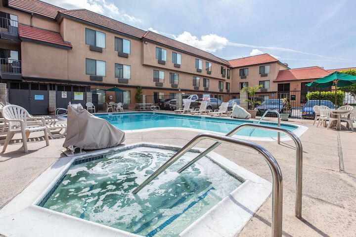 Pool 5 of 39