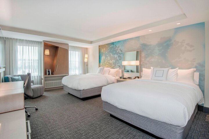 Courtyard by Marriott Raleigh Cary / Parkside Town Commons