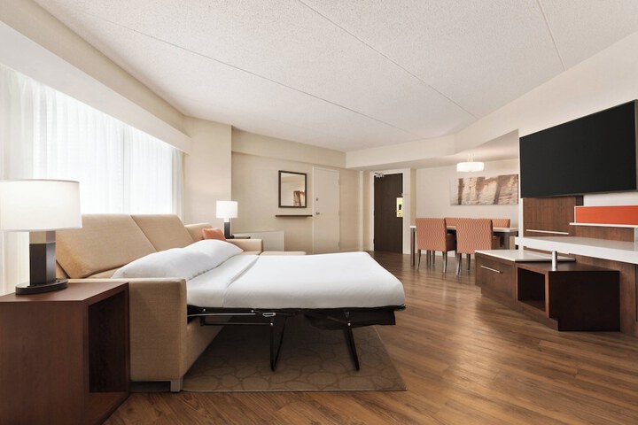 Room 22 of 48