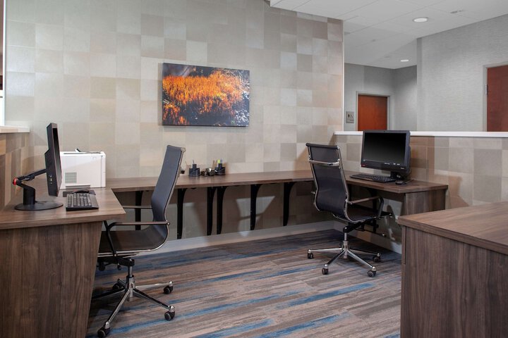 Business Center 26 of 26