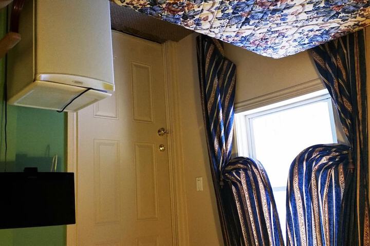 A Voyageurs Guest House