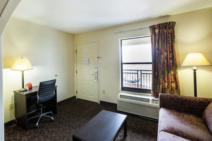 Room 27 of 28