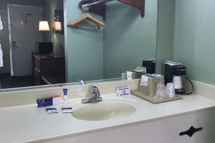 Room 14 of 29