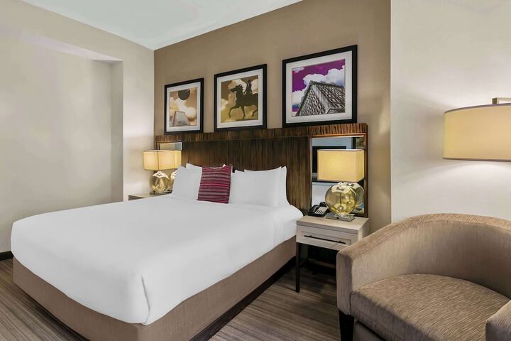 Room 15 of 30