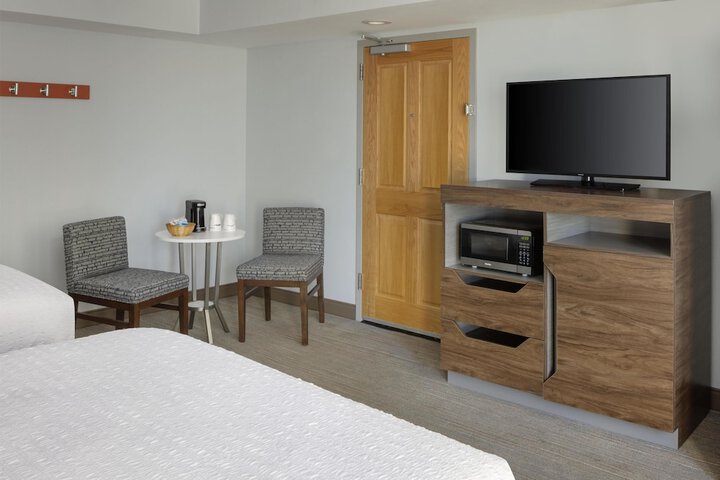 Hampton Inn & Suites Myrtle Beach / Oceanfront