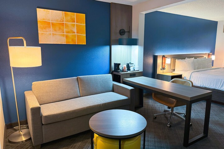 Comfort Inn & Suites Sheboygan I-43
