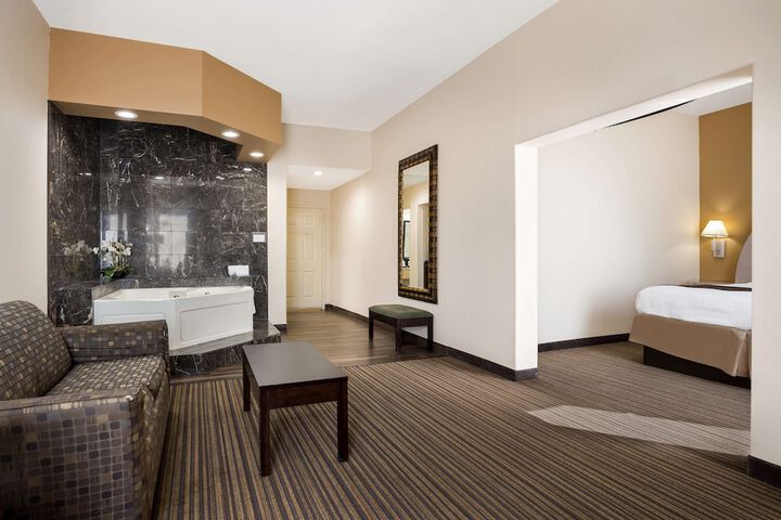 Room 33 of 45