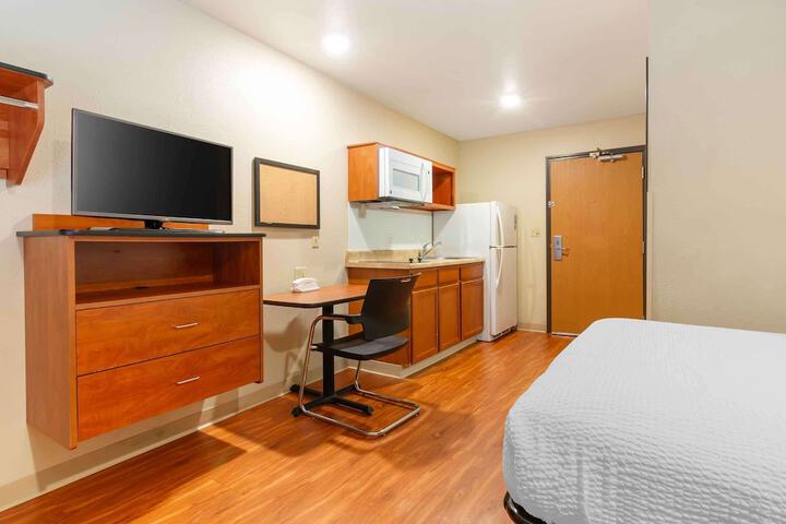Room 18 of 28