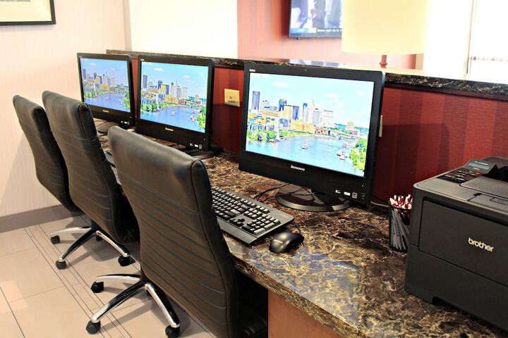 Business Center 44 of 46