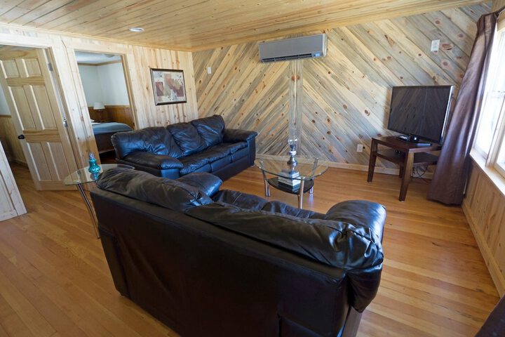 Room 6 of 25