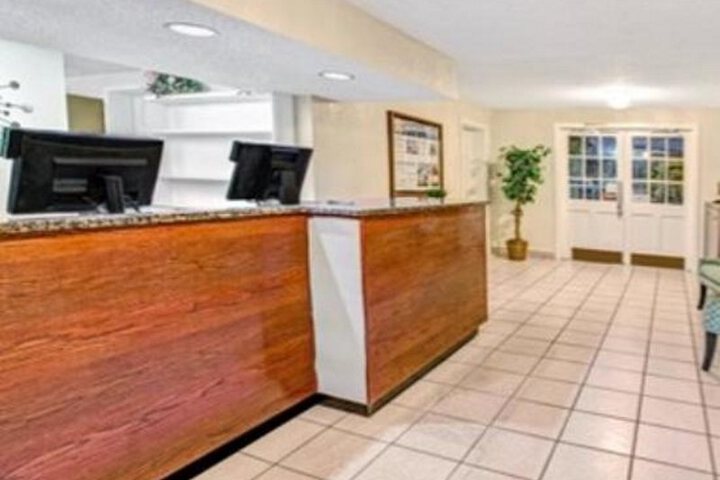 Super 8 by Wyndham Kissimmee