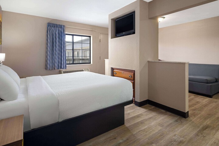 Room 15 of 27