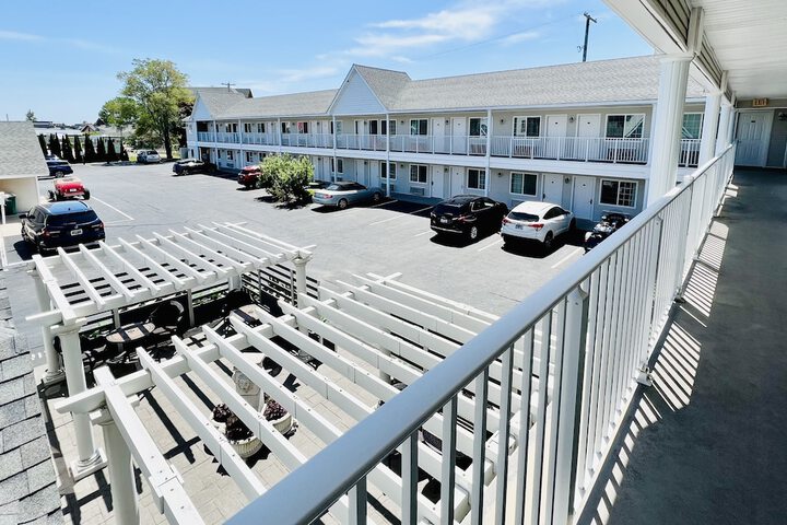 Hotel Exterior 45 of 51