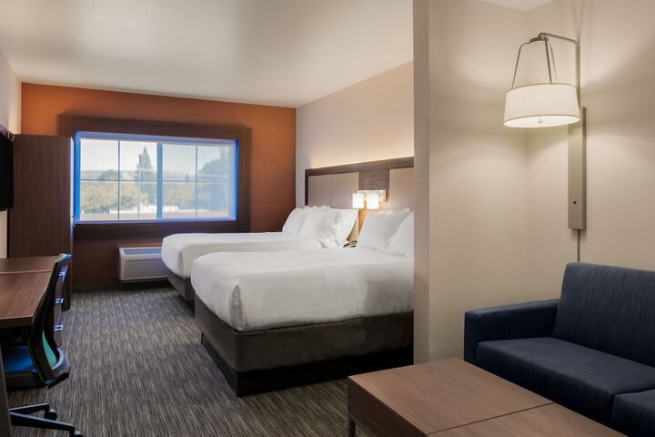 Holiday Inn Express & Suites Oroville Lake by IHG