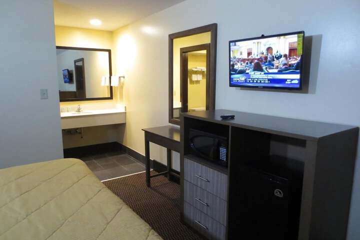 Room 9 of 19
