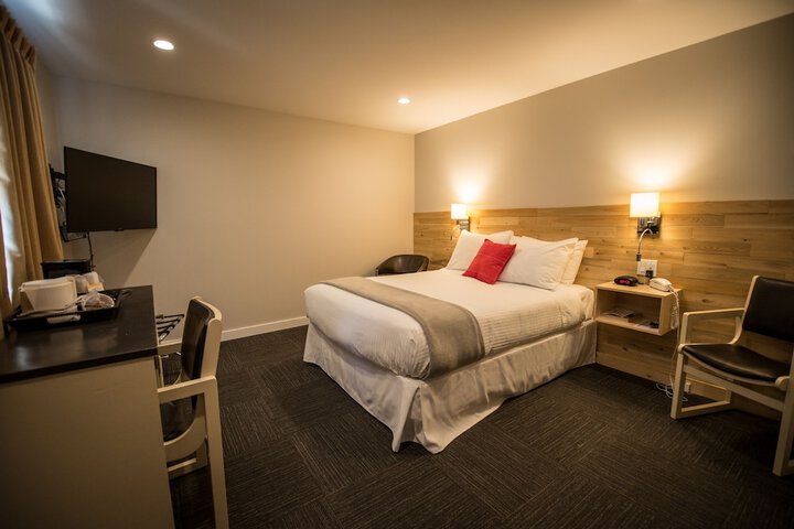Room 14 of 16