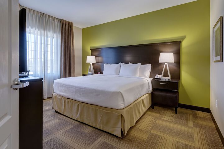 Staybridge Suites St. Louis - Westport by IHG