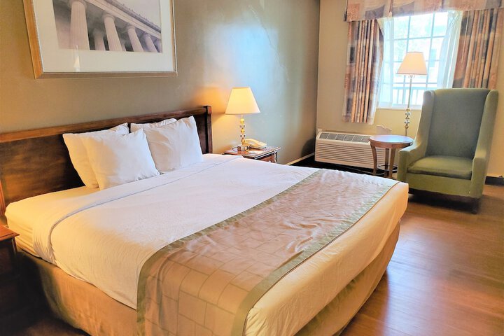 Room 8 of 22