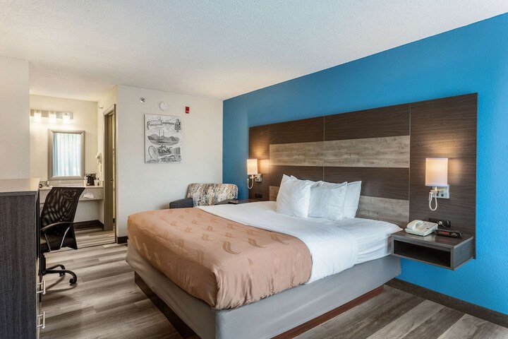 Room 43 of 63
