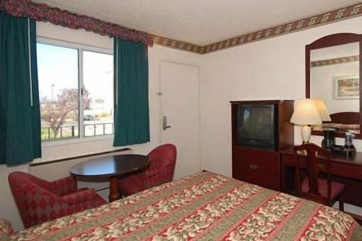Room 18 of 40
