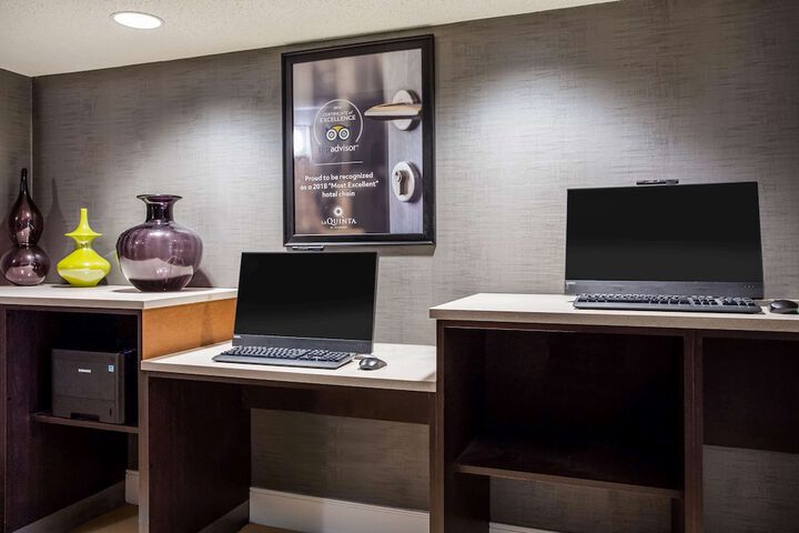 Business Center 19 of 19