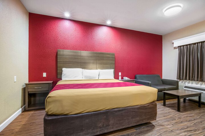 Room 13 of 23