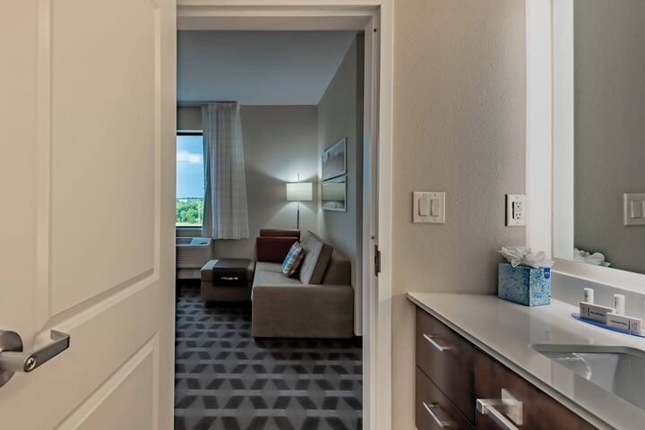 Room 26 of 48