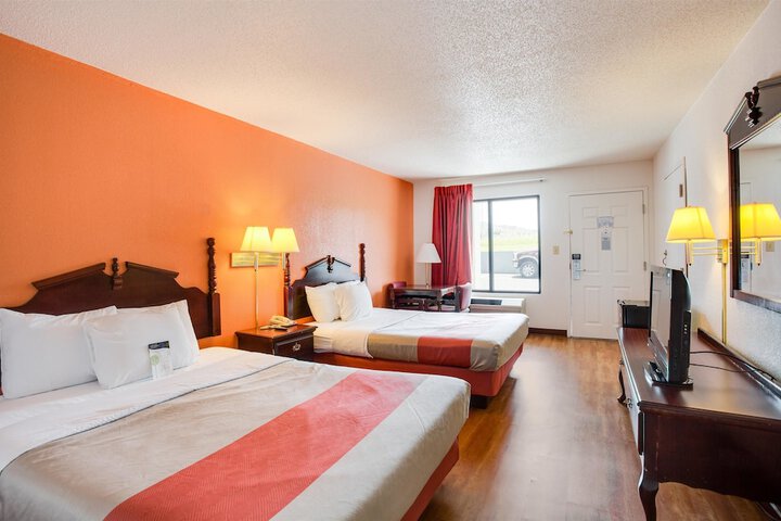 Room 12 of 34
