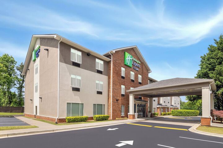 Holiday Inn Express & Suites Buford NE - Lake Lanier by IHG
