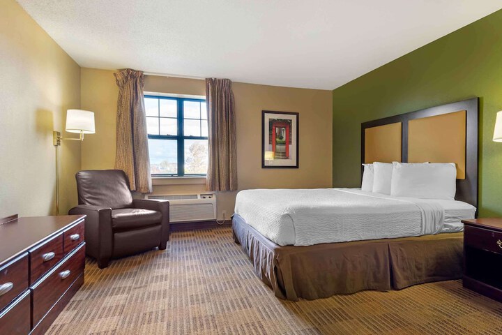 Room 9 of 27