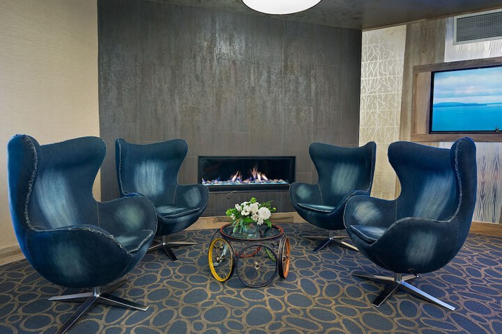 Oxford Suites Bellingham