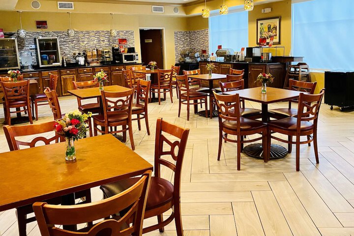 Breakfast/Coffee Service 28 of 33