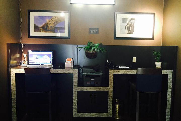 Business Center 51 of 52