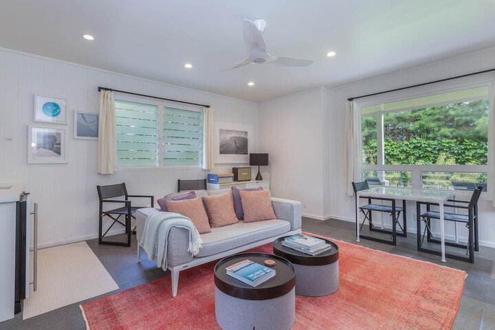 Hanalei Beachfront 2 Bedroom Home by RedAwning